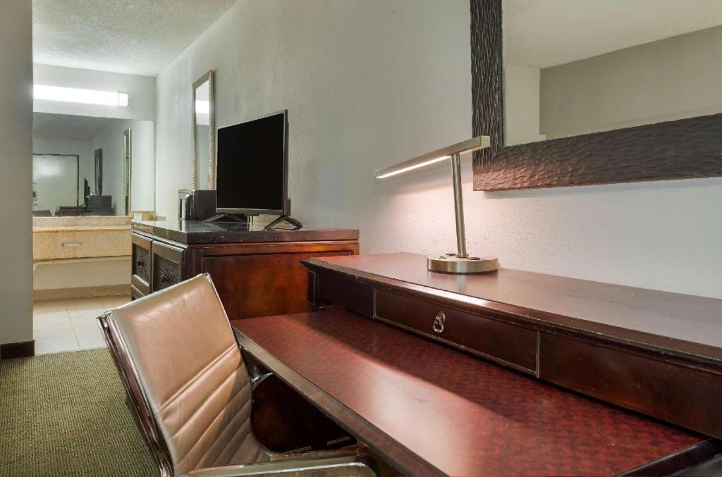 Rodeway Inn Lumberton Luaran gambar