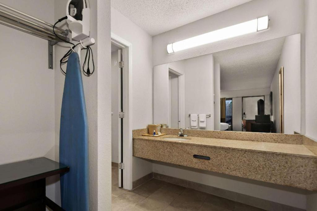 Rodeway Inn Lumberton Luaran gambar