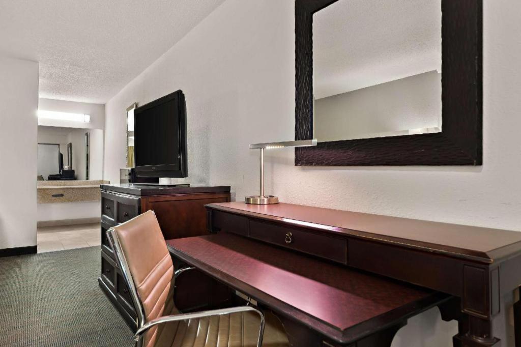 Rodeway Inn Lumberton Luaran gambar